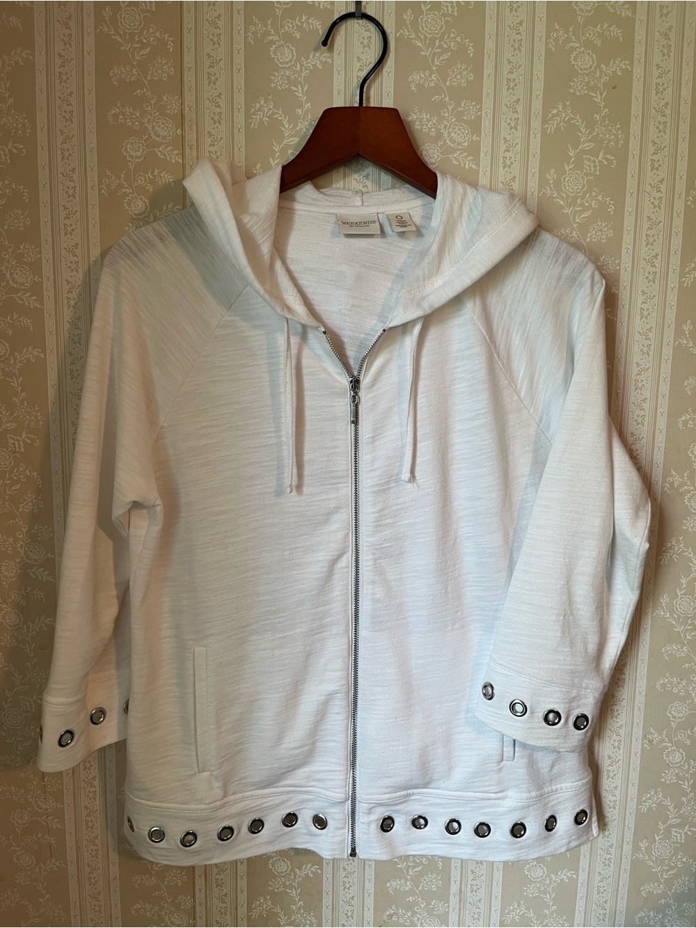 Coastal Grandma Lightweight White Hooded Zip Up Sweatshirt Chico’s - Size 0